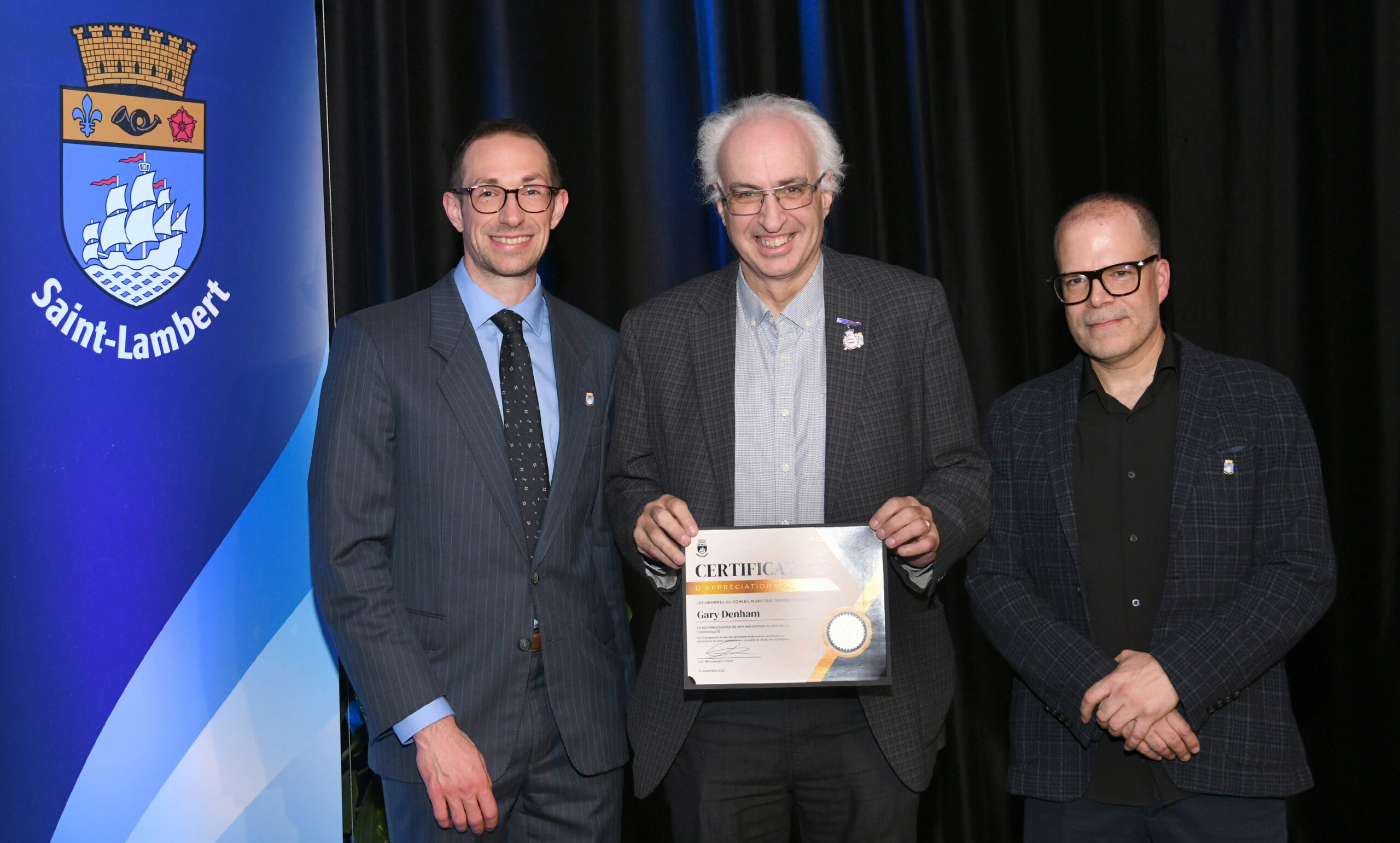 Gilles Therrien reçoit le prix pour Gary Denham